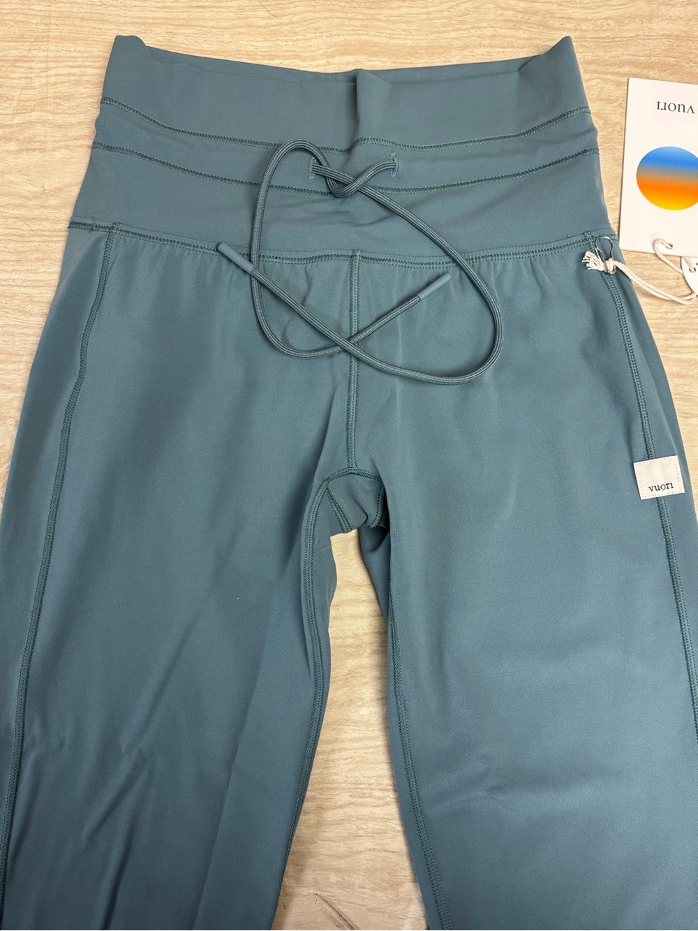 Vuori Daily Form Leggings, Bluegrass - XS - Picture 2 of 8